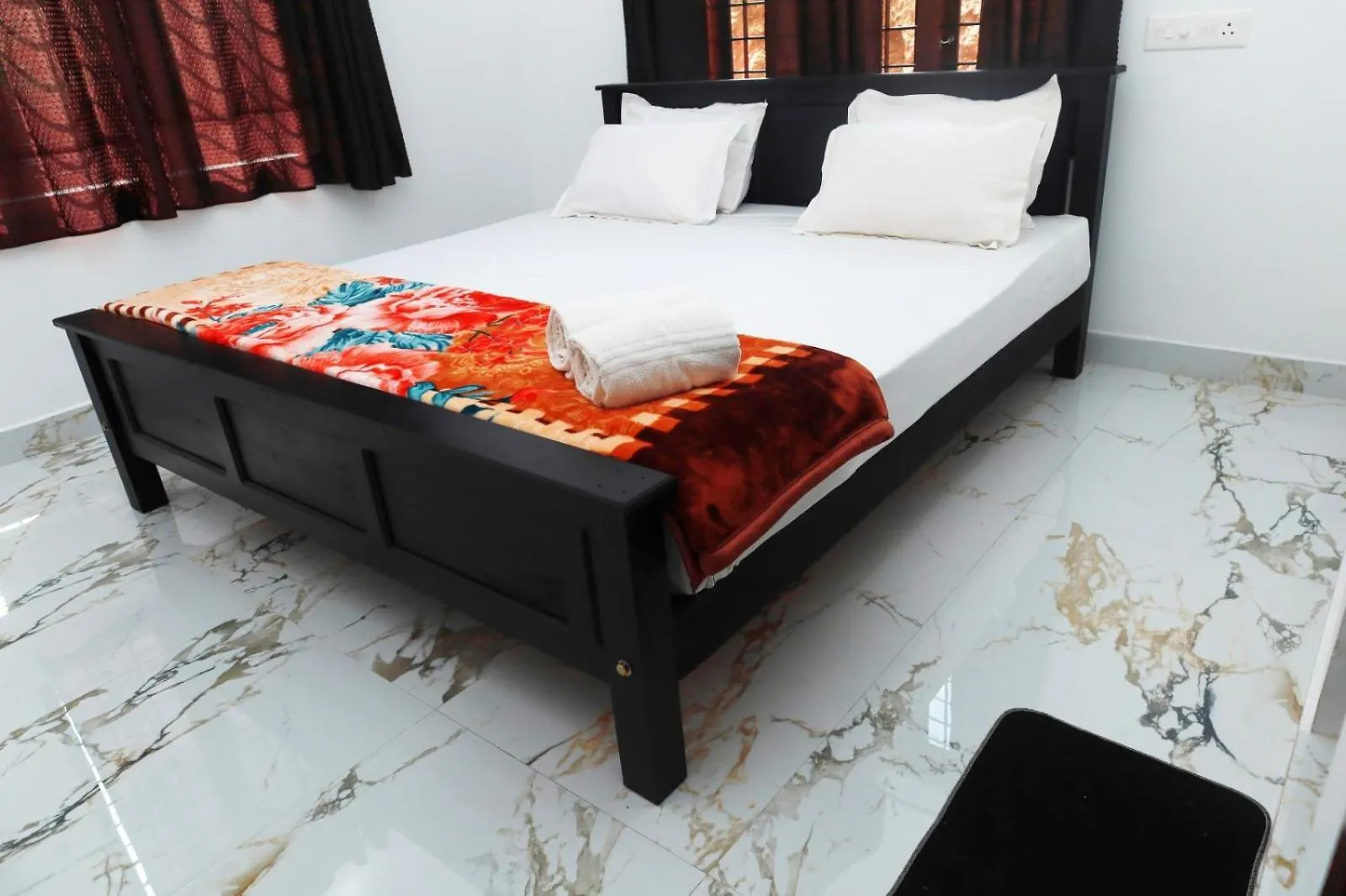 Mountain View Four Bedroom Villa Vagamon